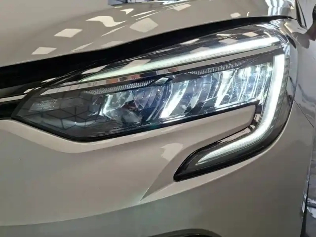 Renault Clio tce 90 - 21n — photo 17