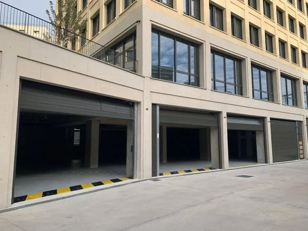 Local d'activité 1008 m²