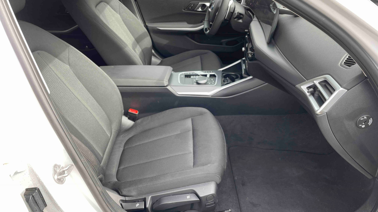 BMW Touring 318i 156 ch BVA8 — photo 14