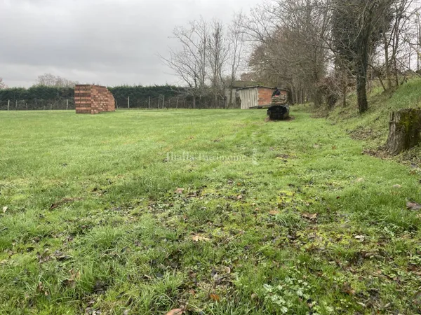 Terrain constructible 799 m²