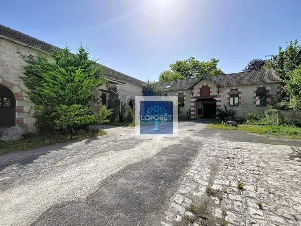 Maison 22 pièces 541 m²