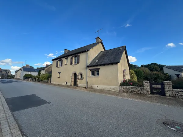 Maison offrant une vie de plain pied à vendre à Illifaut