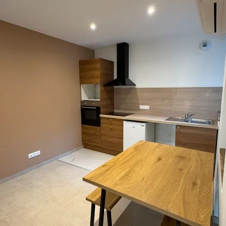 Location 2 Pièces 35m² RDC avec balcon - Saint-Martin-d'Estréaux