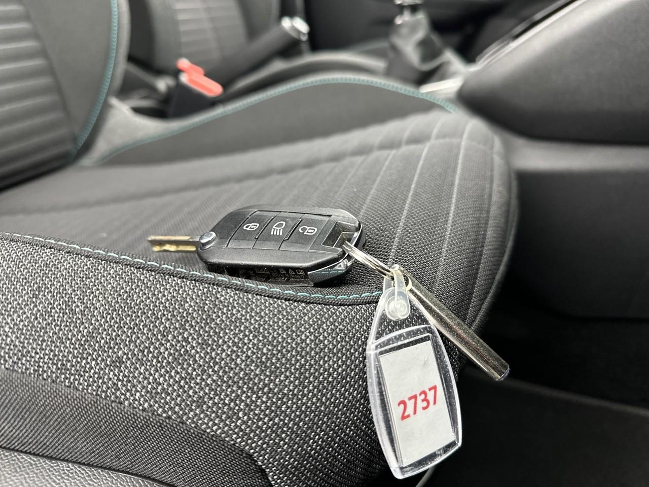 Peugeot 2008 puretech 130 s&s bvm6 style — photo 33