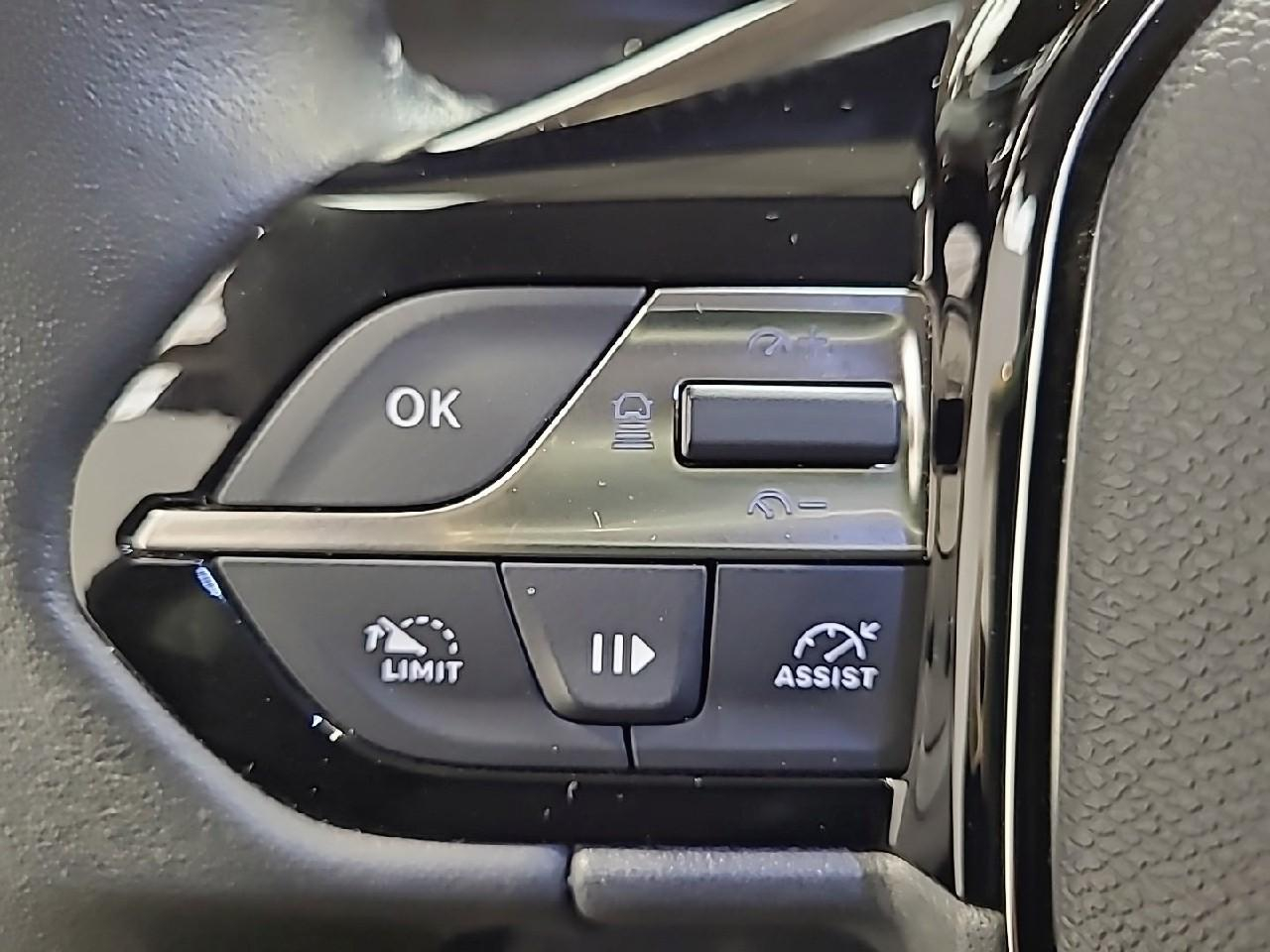 Peugeot 408 phev 225 e-eat8 allure pack — photo 19