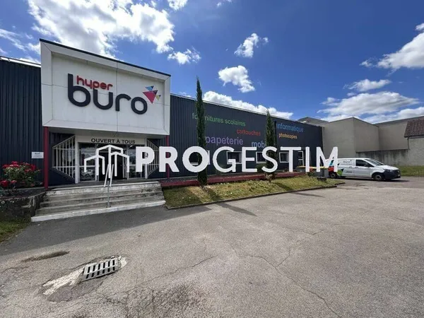 Local commercial 964 m²