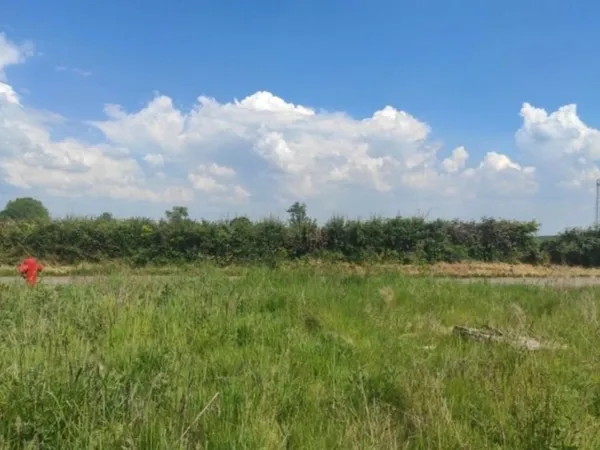 Terrain 1042 m²