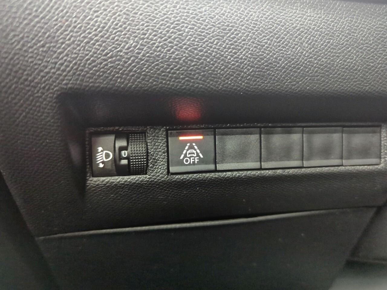 Peugeot 2008 puretech 100 s&s bvm6 allure — photo 22