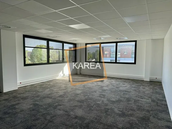 Local professionnel 77 m²