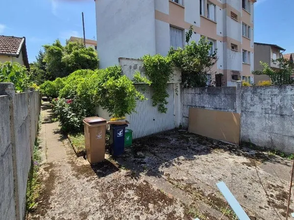 Terrain 80 m²