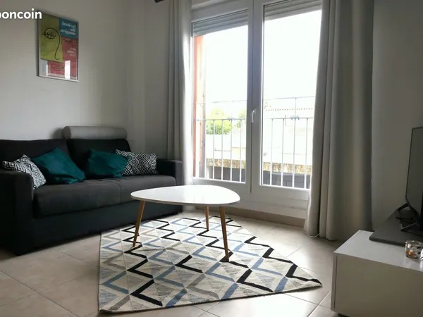 A louer T3 récent meublé, centre-ville d'Avignon