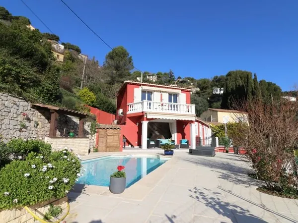 TRES BELLE MAISON