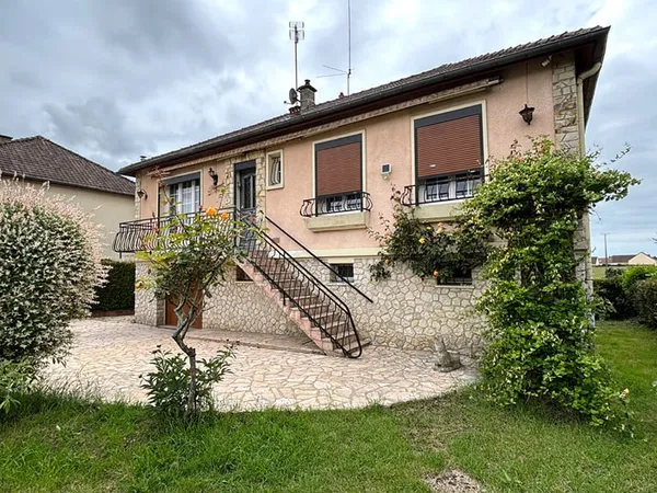 Maison Cherre Au 7 pièce(s) 181 m2