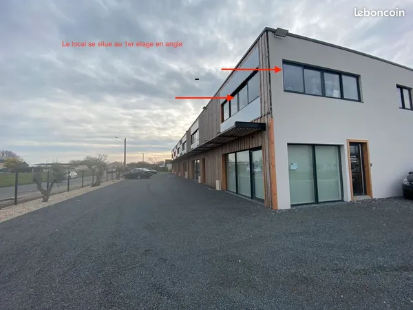 Local commercial/bureau 45 m2 lumineux