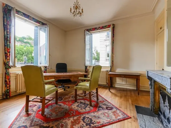 Lyon 2e - quai de Saône : local professionnel, 5 bureaux, accès PMR