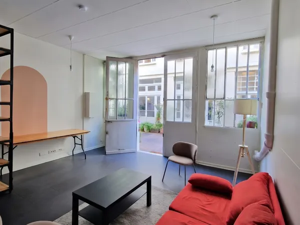 Cité Daguerre : Superbe local / atelier de 26,36 m² sur cour au calme 🪴