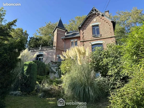 Propriété 8 pièces 187 m²