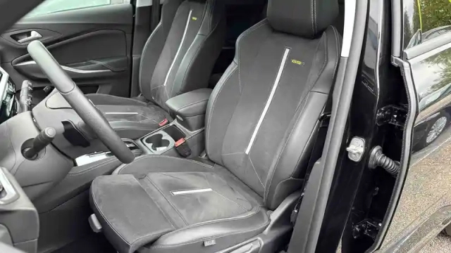 Opel Grandland hybrid 300 ch awd bva8 — photo 30