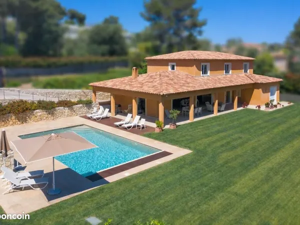 Maison 6 pièces 260 m²