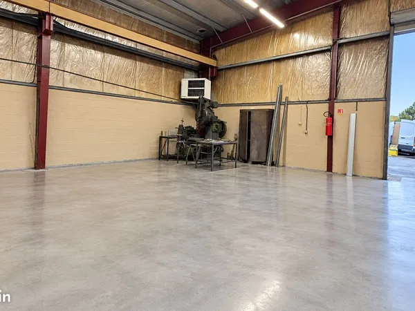 Location activité/entrepôt - 577 m² Martillac Cadaujac proche autoroute et Commerces