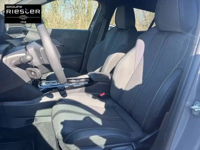 Peugeot 2008 electrique 54 kwh 156 ch — photo 32