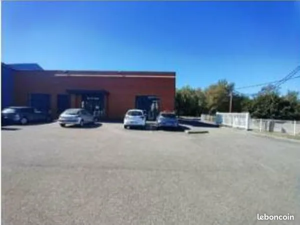 Local commercial 295 m² BOURGOIN JALLIEU