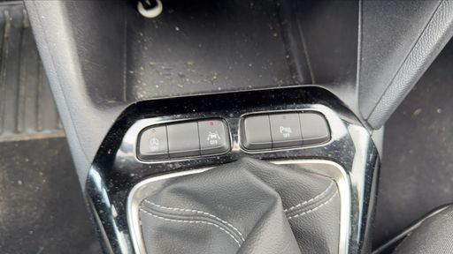 Opel Corsa 1.2 75 - Édition Business – 2021 – 25302 km – Essence – Boîte Manuelle — photo 3