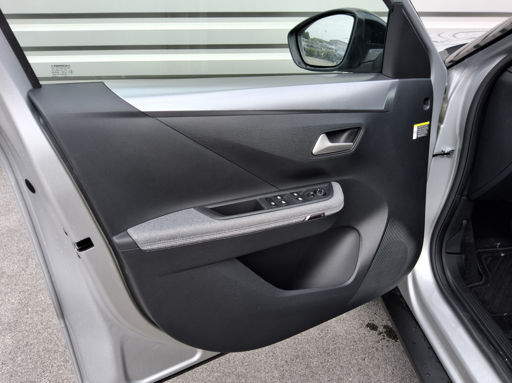 Opel FRONTERA — photo 17