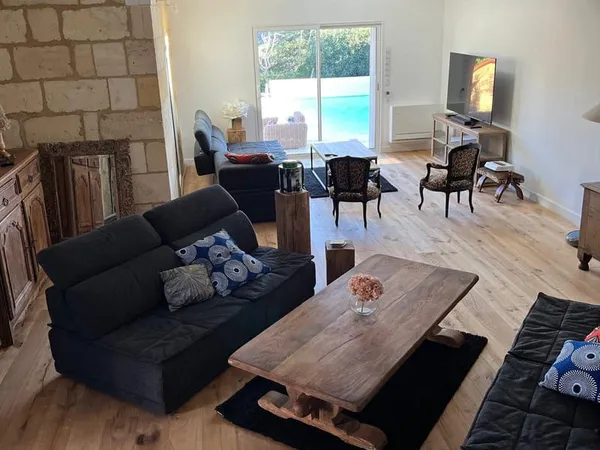 Maison familiale en Pierre - Centre de Saint-Loubès