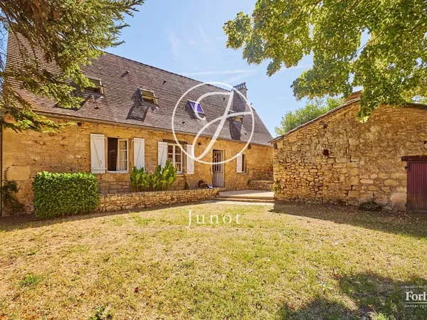 Tursac-Dordogne-Un Domaine Historique Au Coeur Du Périgord Noir
