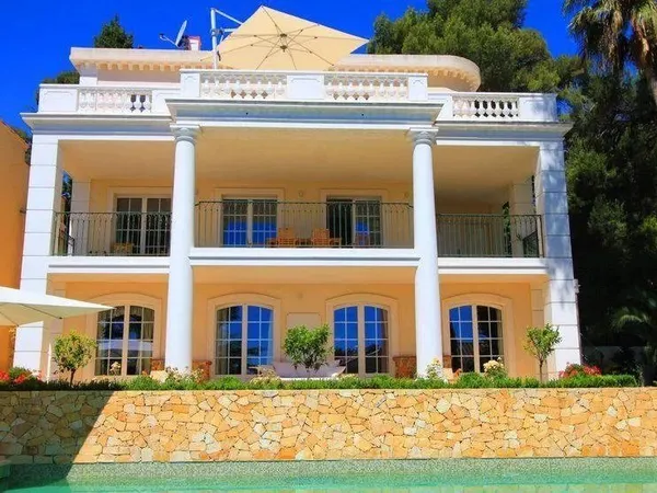 Vendre Élegante Villa Cap D'Antibes - 100M De La Plage - Vue Mer - Ascenseur