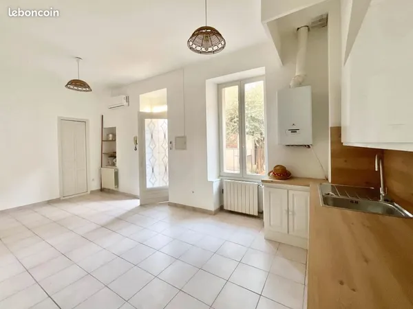 Location appartement p2 centre ville nimes