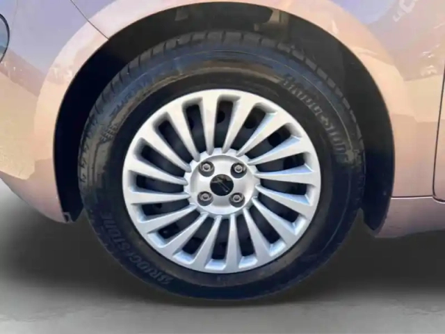 Fiat 500 e 95ch action — photo 10