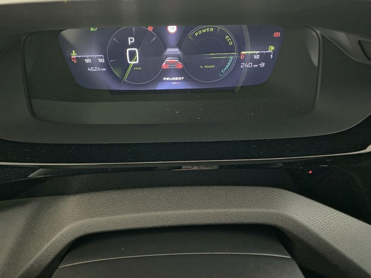 Peugeot 408 hybrid 145 e-dcs6 gt — photo 16