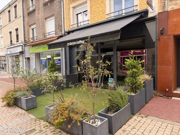LOCAL COMMERCIAL 70 m² - EMPLACEMENT PREMIUM - RUE PIÉTONNE - TERRASSE - VITRINE