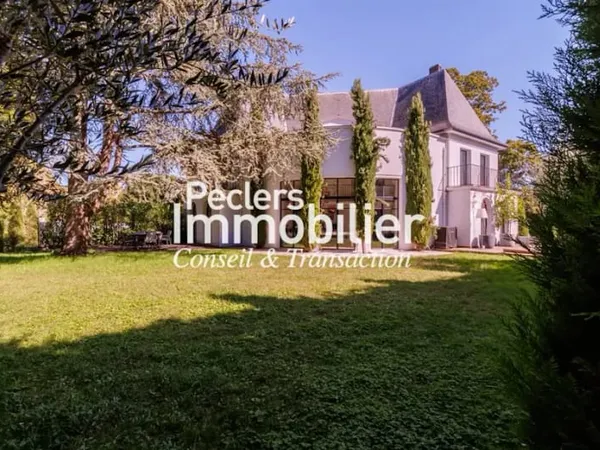 Maison 12 pièces 412 m²