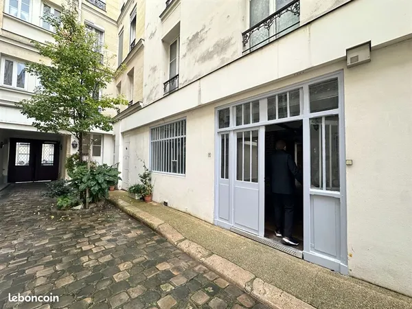 Local commercial 265 m² PARIS