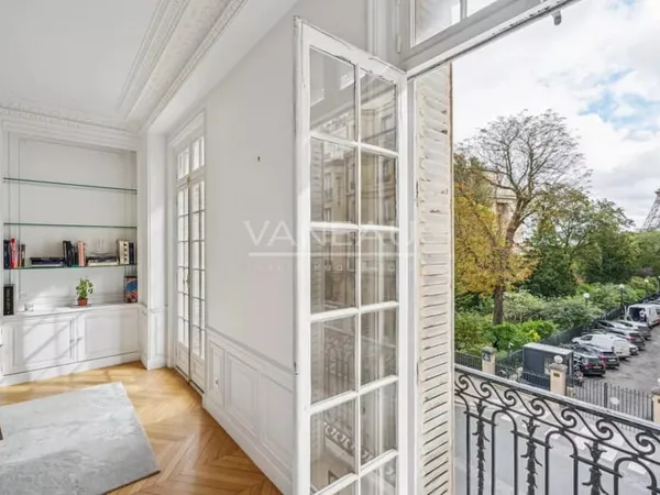 Paris XVI - Trocadéro - Appartement exceptionnel avec vue sur la Tour Eiffel.