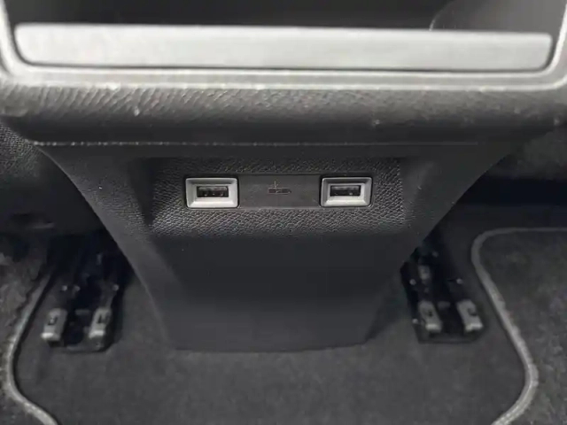 Ds Ds 7 ds7 crossback hybride e-tense 300 eat8 4x4 — photo 113