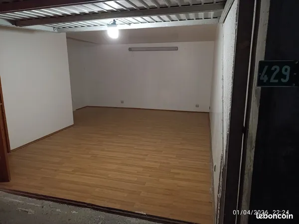 Loue garage 22m2