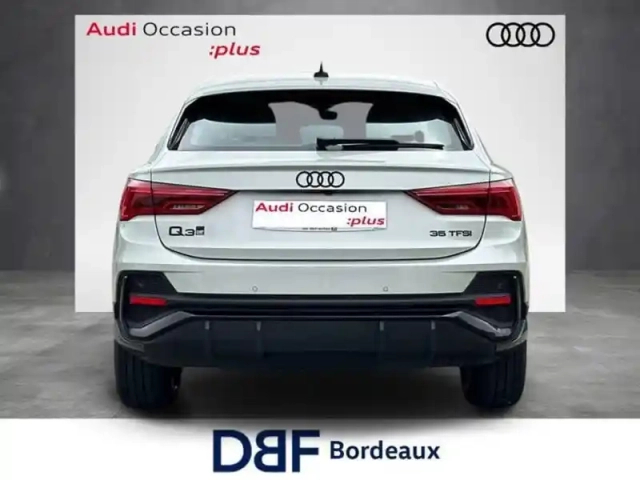 Audi Q3 35 tfsi 150 ch s tronic 7 s line — photo 4