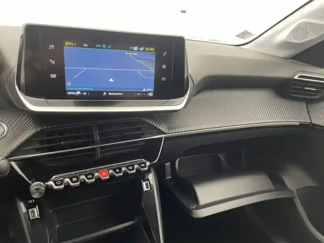 Peugeot 208 electrique 50 kwh 136ch — photo 29