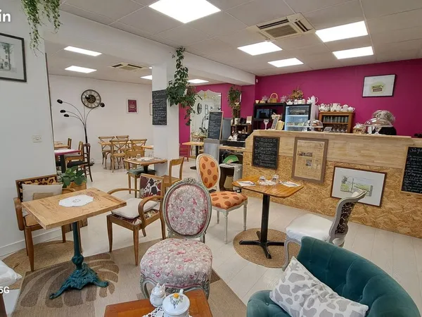 Local 60 m² Saintes