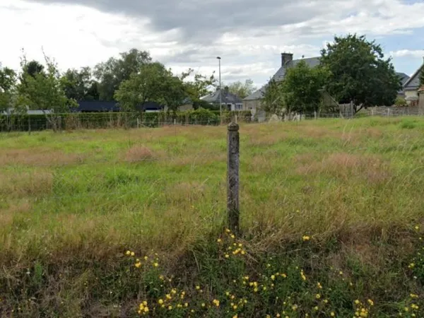 Terrain 792 m²