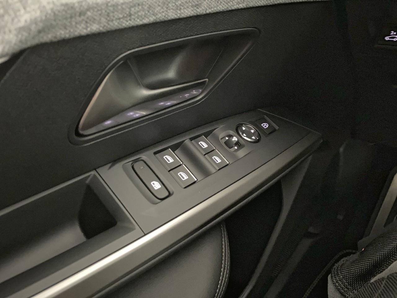 Peugeot 3008 hybrid 145 e-dcs6 gt — photo 20