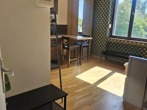 AY SUR MOSELLE STUDIO MEUBLE