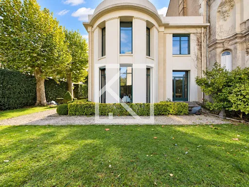 Maison 11 pièces 419 m²