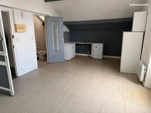 À louer studio simple