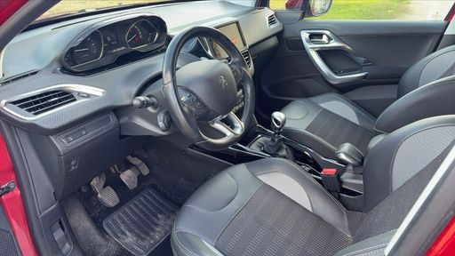 Peugeot 2008 1.2 PureTech 130 - Allure – 2018 – 66477 km – Essence – Boîte Manuelle — photo 29