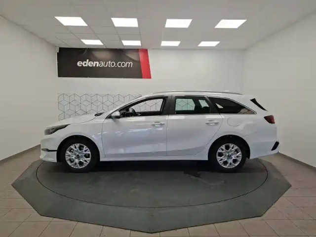 Kia Ceed sw 1.5 t-gdi 140 ch bvm6 — photo 2